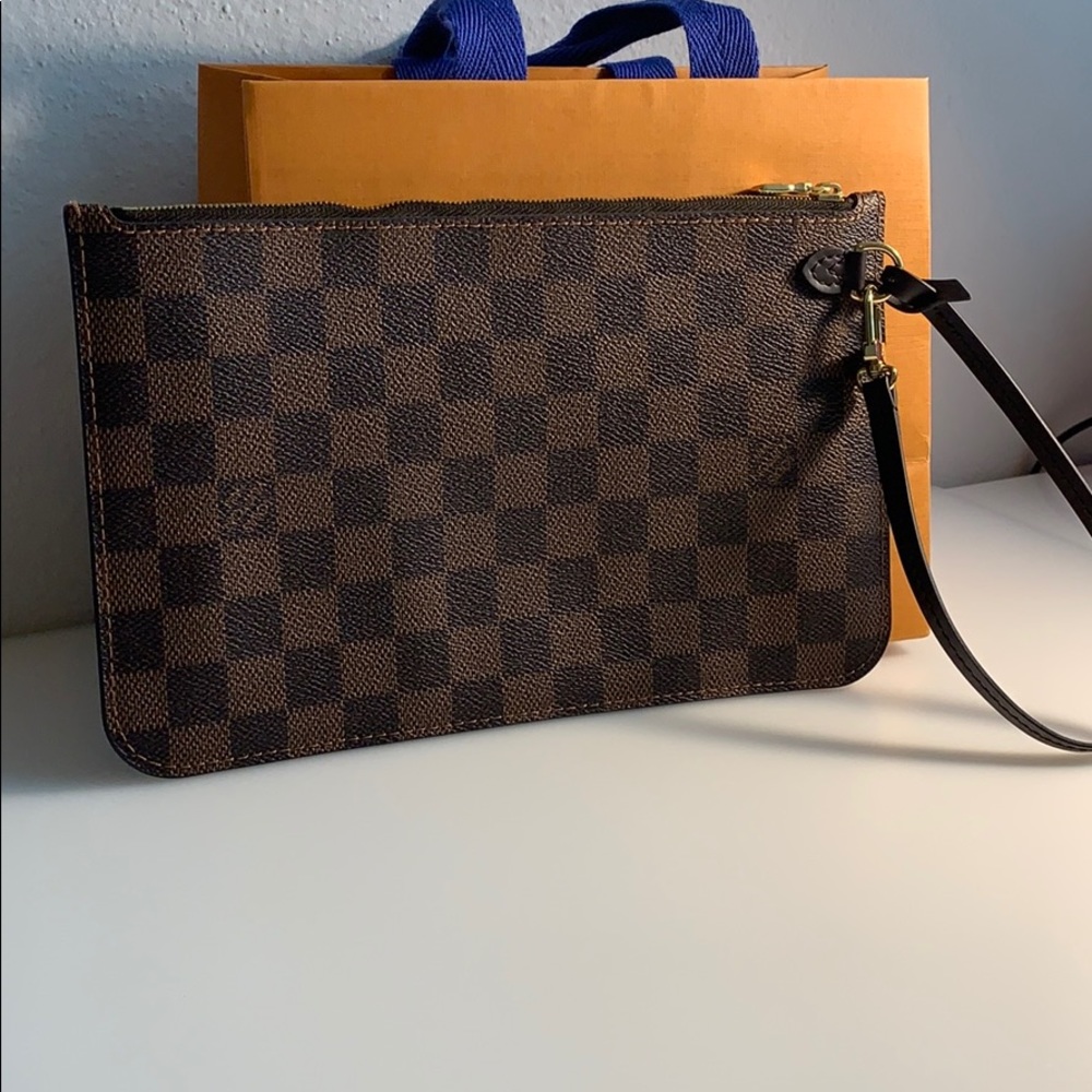 Louis Vuitton Neverfull Pochette
